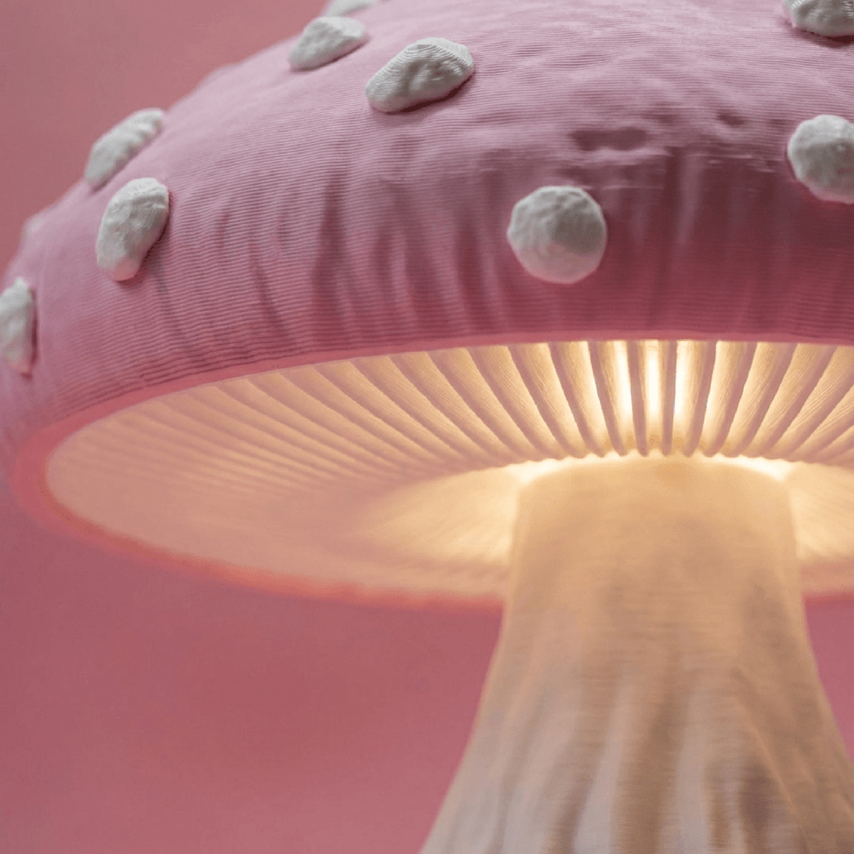 Mushie™ – Whimsical Mushroom Lamp 🍄